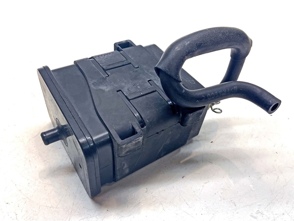 2025 Yamaha YZF R1 Carbon Canister