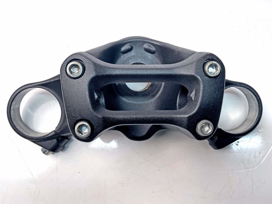 2016 Suzuki GSX-S1000F ABS Top Yoke & Handlebar Clamp - 5131104K00000