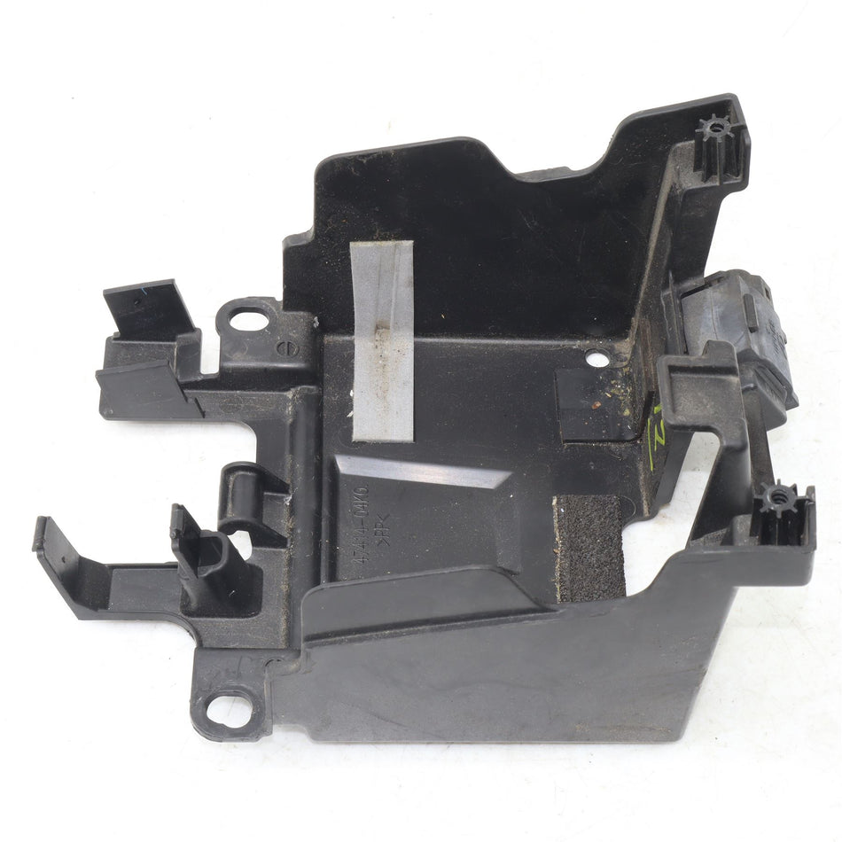 2022 SUZUKI GSX-S1000 Holder - 4741404K01000