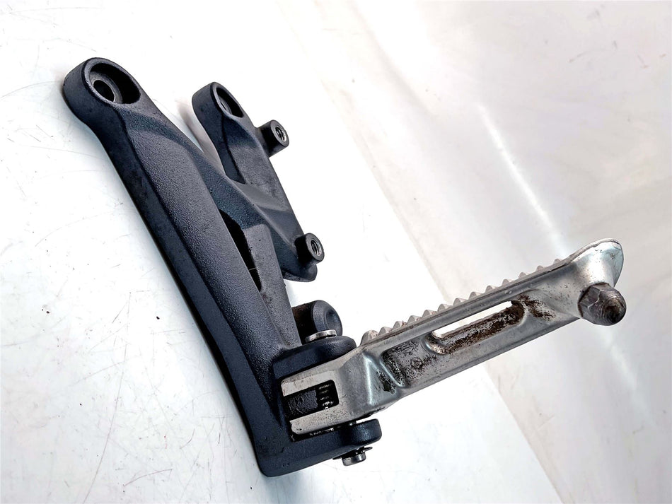 2014 Triumph Street Triple 675 R Front Left Footrest & Hanger - T2081941