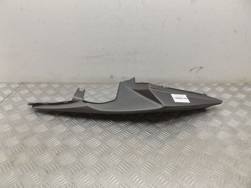 2016 YAMAHA YZF-R125 Left hand LH Seat Fairing - 5D7-F1731-00-P8
