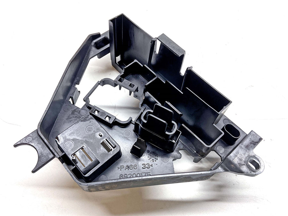 2018 Harley-Davidson Street Glide Special FLHXS Fuse Block Caddy - 69200175