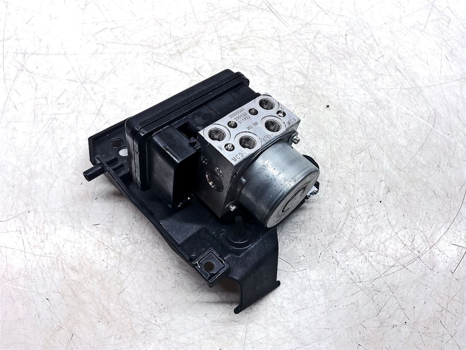 2024 Aprilia RSV4 1100 Factory  ABS Modulator Pump - 2D000589