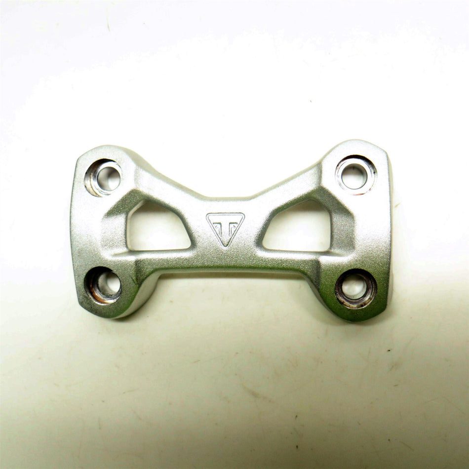 2023 TRIUMPH STREET TRIPLE 765 R Handlebar Clamp - T2043974