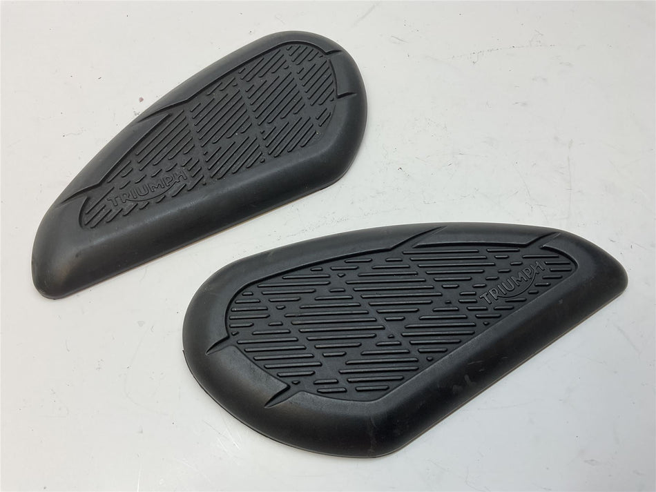 Triumph Thruxton 1200 Fuel Tank Left and Right knee Pads