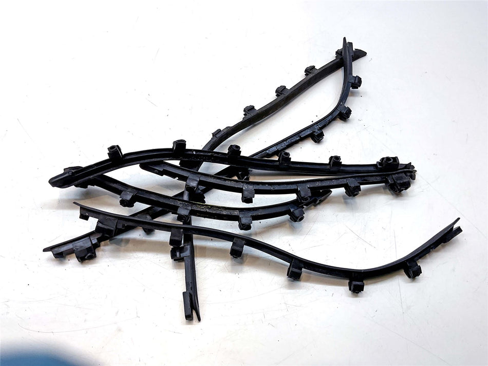 2023 Vespa 125 Primavera Footstrip Kit - 1B0057395