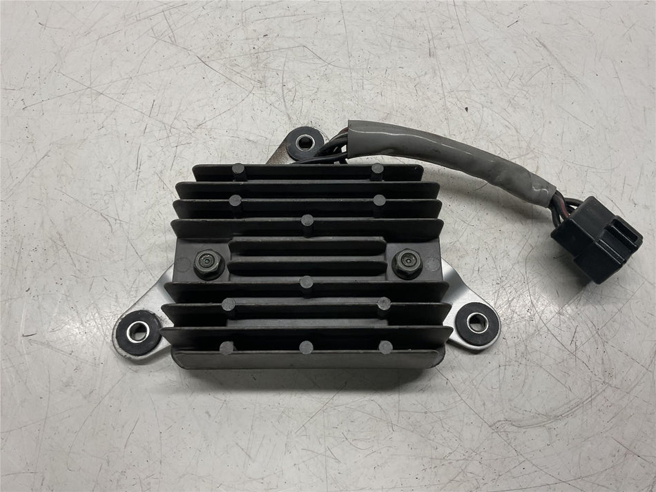 2000 SUZUKI GSX1300R HAYABUSA Regulator/Rectifier and bracket - 32800-33E21