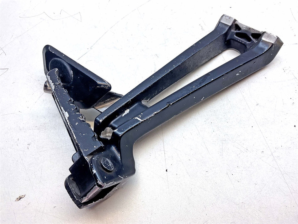2018 Yamaha YZF-R 125 Rear Right Footrest & Hanger - 5D7-F742L-21