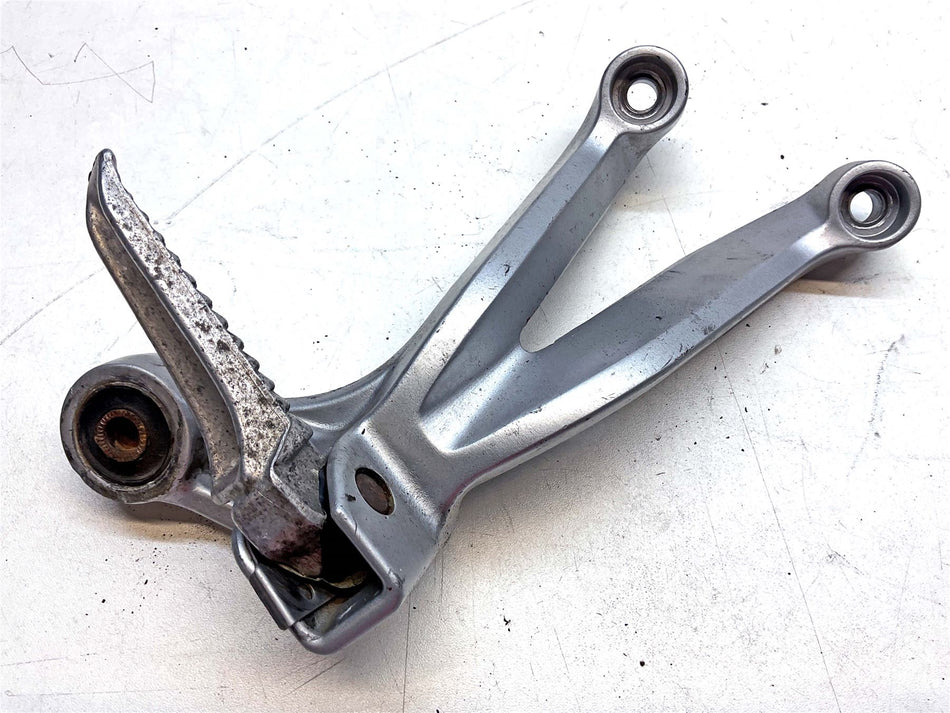 2003 Suzuki GSX-R600 Rear Right Footrest & Hanger - 4360035F00000