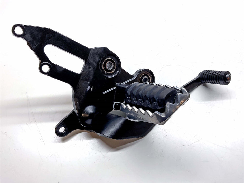 2019 Yamaha XSR700 XTribute Front Right Footrest & Hanger - 1WS274431000
