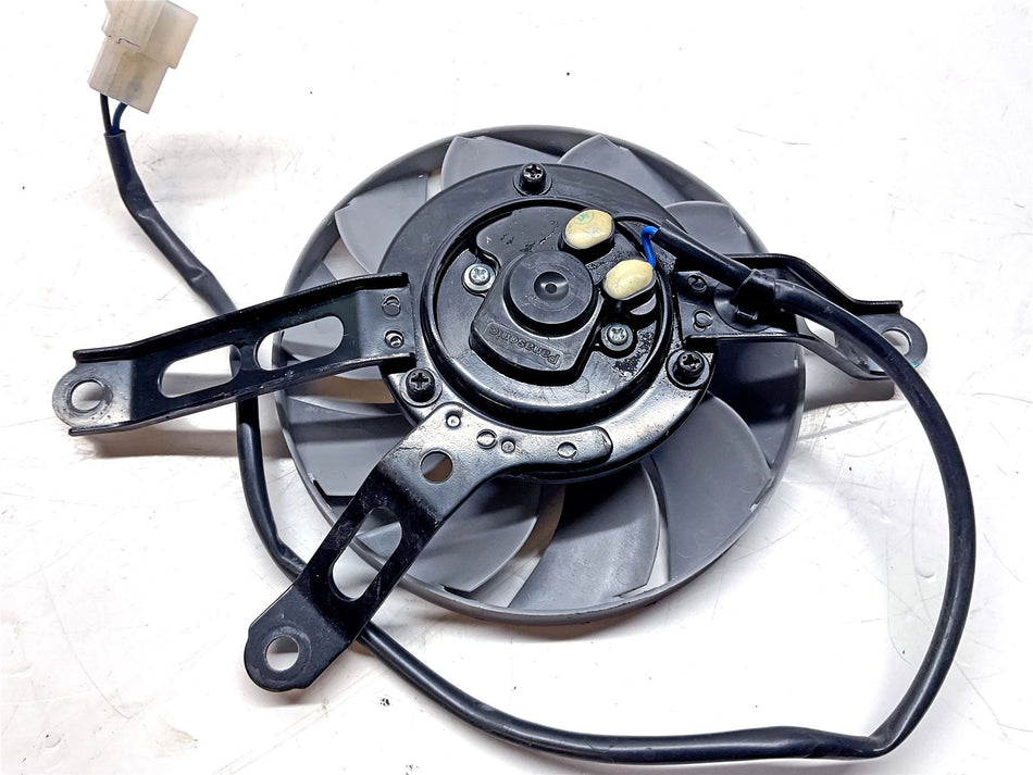 2022 Yamaha MT-10 Right Fan - B67124051000