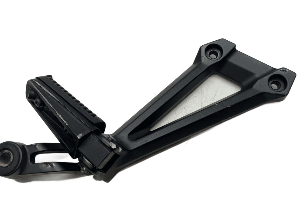 2018 Yamaha XJR1300 Rear Right Footrest & Hanger 5UXR