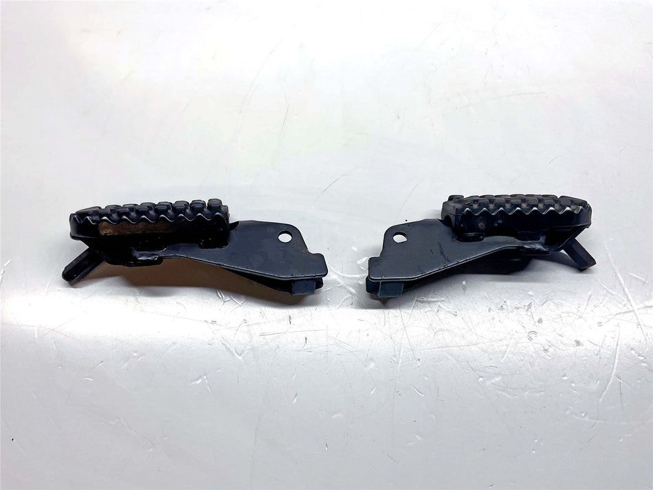 2017 Triumph Tiger 800 XRX Front Rider Footrests - T2085126