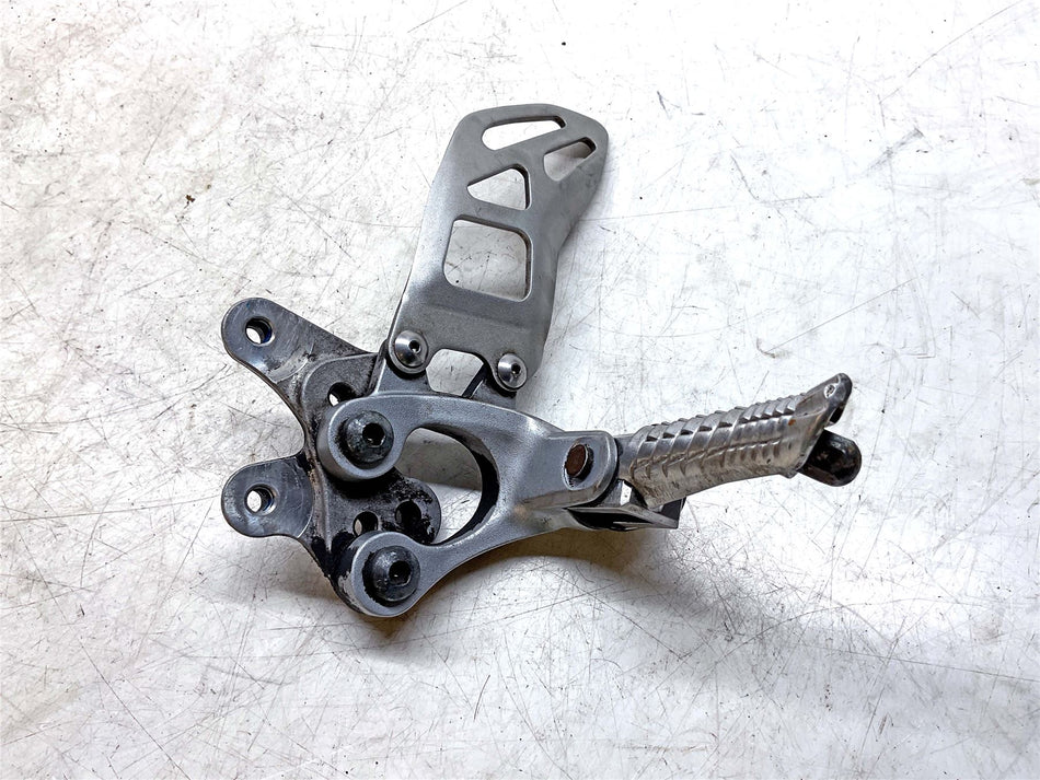 2011 Suzuki GSX-R600 Front Left Footrest Hanger - 4352147H10