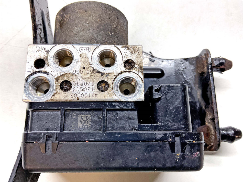 2014 Harley-Davidson Iron 883 ABS Pump - 41100006
