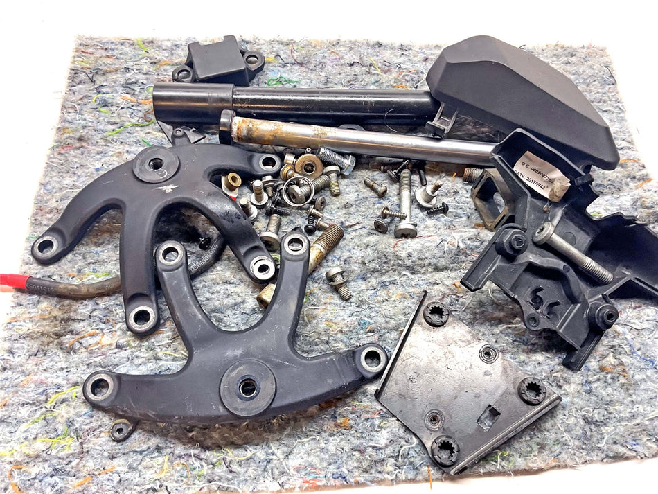 2018 KTM 1290 Super Duke R Assorted Fixings & Bolts - B60676BOBAB